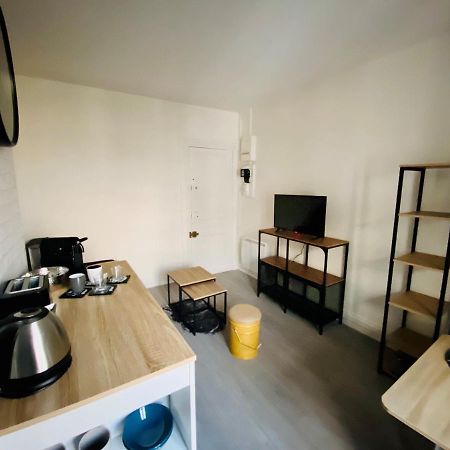 Enghien-Les-Bains: Studio Au Coeur Du Centre Ville. エクステリア 写真